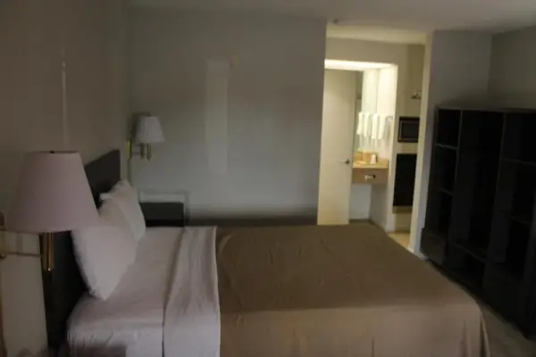 VIP Inn and Suites 5